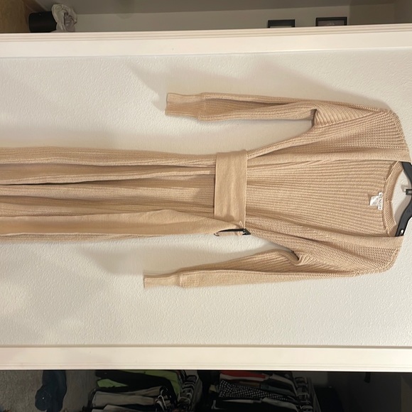 VENUS Sweaters - Full length sweater with belt